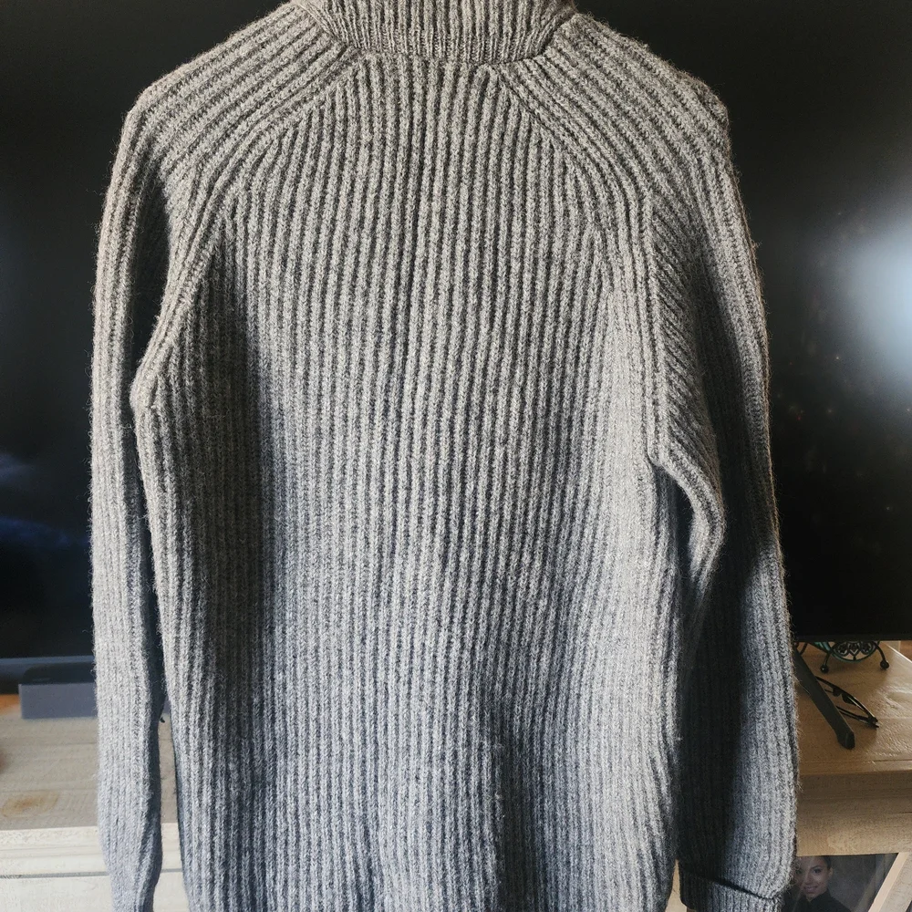 Pringle of Scotland Ribbed Wool Shawl Collar Cardigan | Heritage Button Sweater - Picture 4 of 9